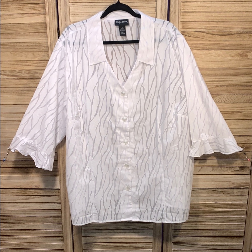 Maggie Barnes White Button-Up Shirt with Gray Pattern Size 3x
